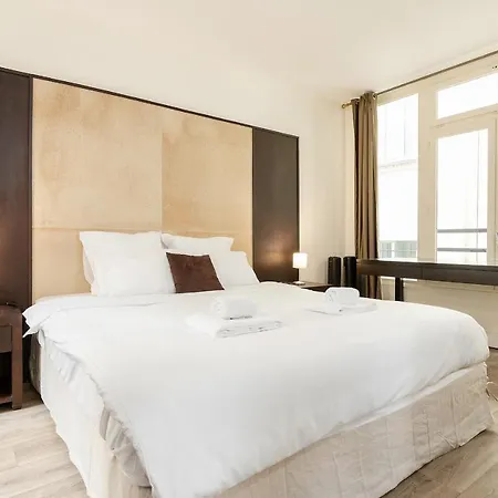 Private Parc Monceau Collection Apartment